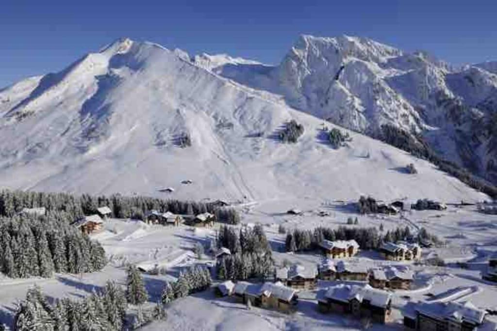 Appartement La Clusaz Avec Terrasse Sur Les Pistes De Ski Manigod Exterior foto
